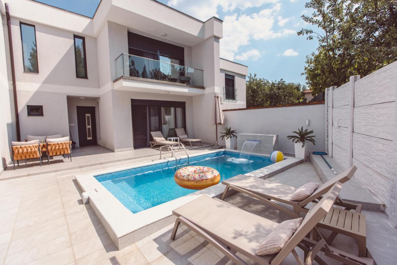 Mi Casa 2 Villa เวิร์ดนิค ภายนอก รูปภาพ